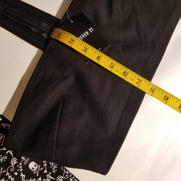 BNWT Versatile Black Top size small - Picture 5 of 8